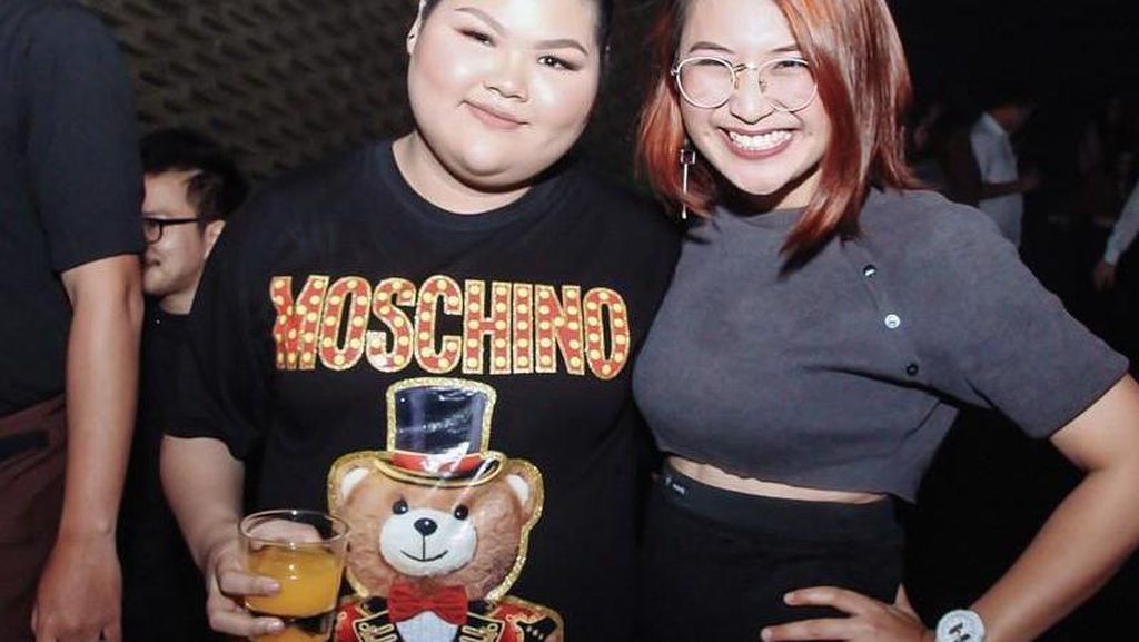 Tajir Melintir! Ini Gaya Aleta Molly saat Nongkrong di Kafe Mewah Tajir Melintir! Ini Gaya Aleta Molly saat Nongkrong di Kafe Mewah