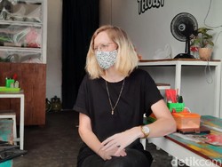 Bule Jualan Mie Ayam dan Penjual Nasgor yang Hobi Marah-marah