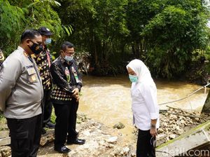 Bupati dan Polisi Cek Jembatan di Bojonegoro yang Ambrol