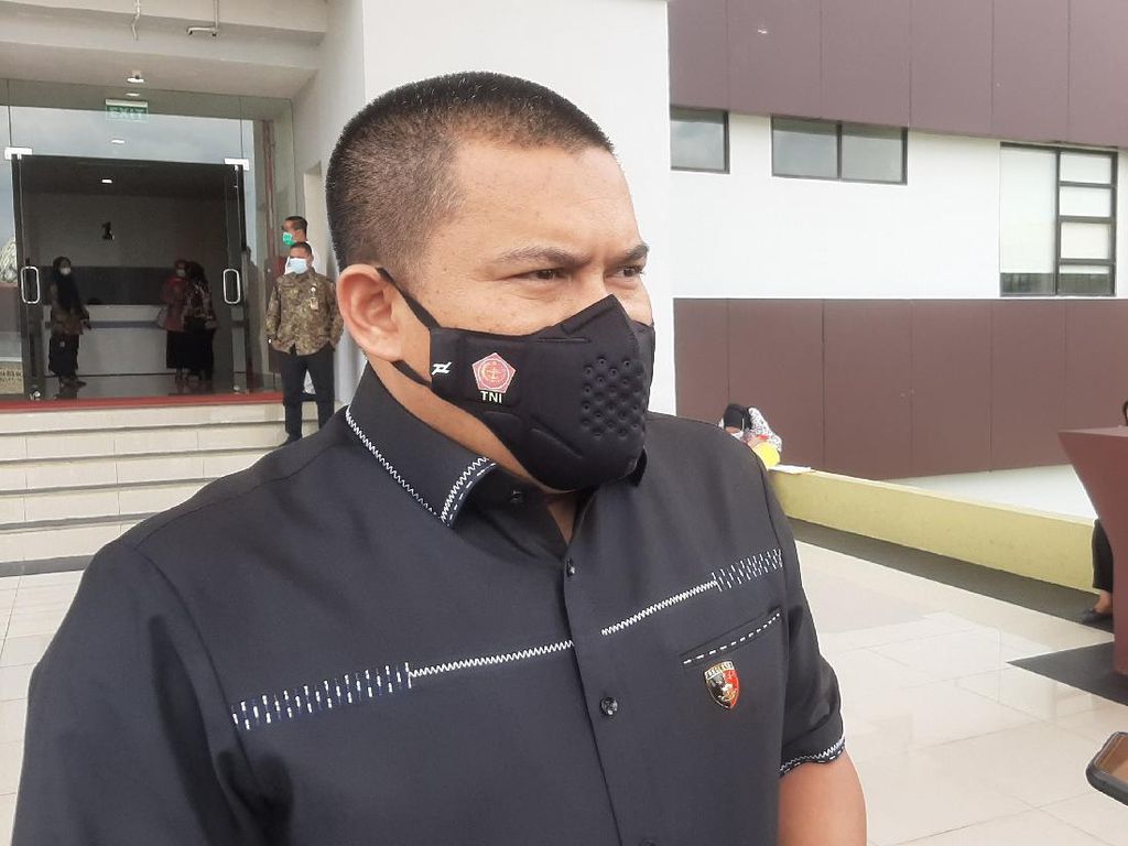 Pengusaha Kepri Haji Permata Tewas Tertembak, Ada 5 Peluru di Dada Pengusaha Kepri Haji Permata Tewas Tertembak, Ada 5 Peluru di Dada