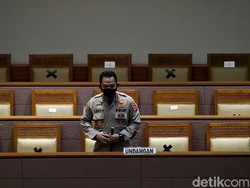 DPR Kirim Surat Persetujuan Komjen Listyo Sigit Jadi Kapolri ke Istana