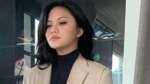 7 Potret Seleb Ikut Tren Edit Wajah Kekinian, Hasilnya Bikin Ketawa Bengek
