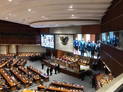 DPR Lantik PAW Ahmad Riza Patria yang Jadi Wagub DKI