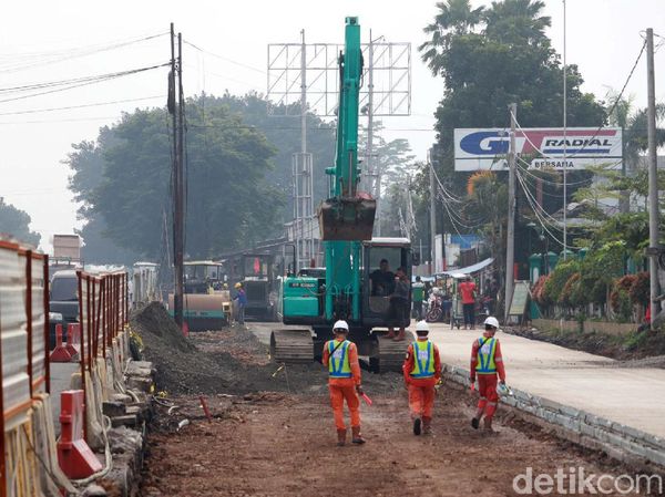 Jalan Soekarno Hatta Bandung Dilebarkan