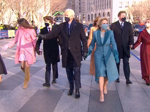 Ziarah ke Arlington, Biden Tabur Bunga di Makam Prajurit Tanpa Nama