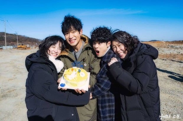 Kedekatan para pemeran utama saat dibalik layar The Uncanny Counter.