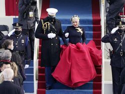 Makna Pin Emas yang Dikenakan Lady Gaga di Pelantikan Presiden AS