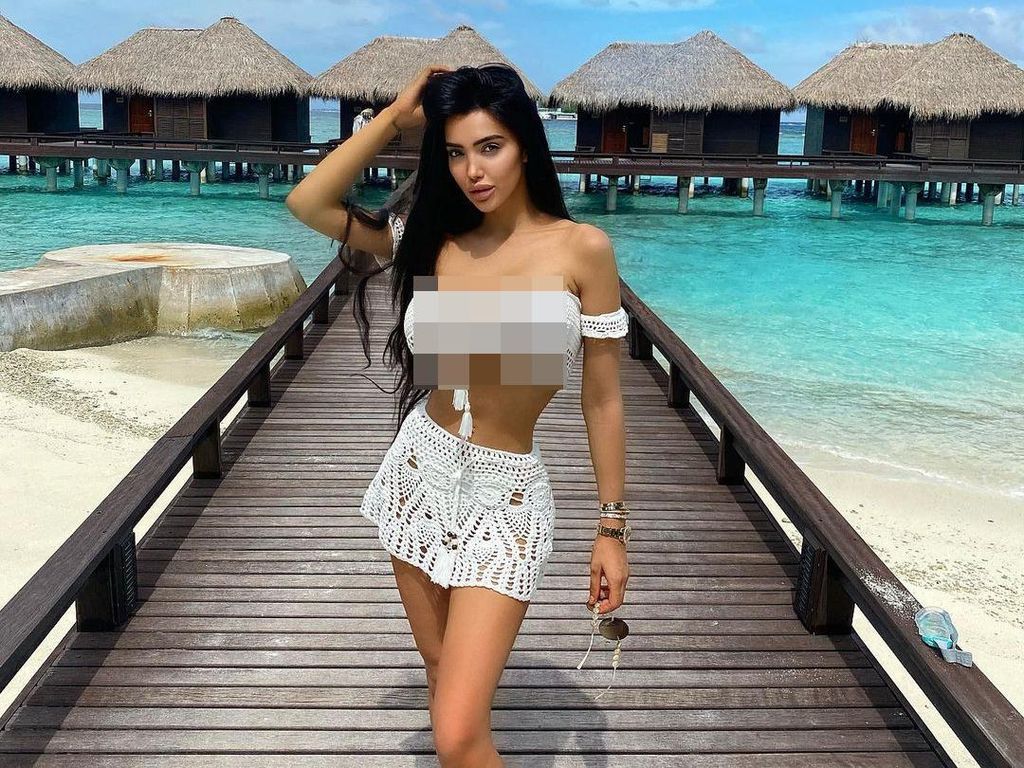 Foto: Model Playboy Kontroversial yang Jatuh Cinta dengan Maldives