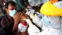 Masuk Kota Solo, Pengungsi Gempa Sulbar Jalani Rapid Antigen