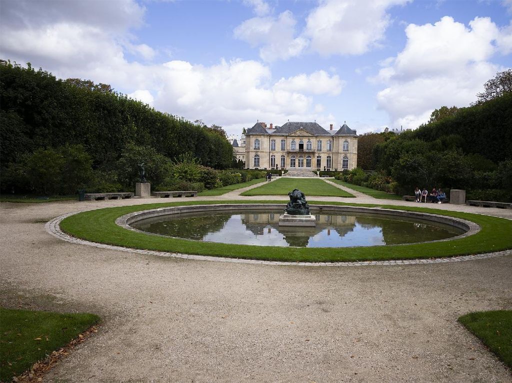 Paris Buka Taman Museum Rodin di Tengah Lockdown