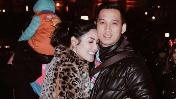 8 Foto Kemesraan Nindy Ayunda & Suami, Kini Gugat Cerai Saat Suami Dipenjara