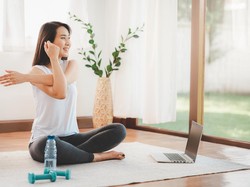 Jaga Tubuh Tetap Fit dan Bugar dengan Olahraga Ringan di Rumah