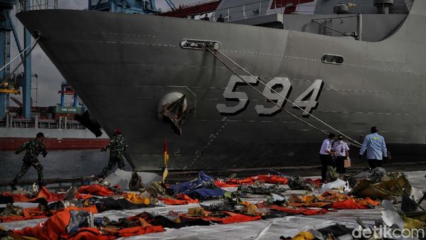 Foto: Operasi SAR Pesawat Sriwijaya Air SJ182 Dihentikan