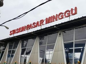Cerita Pilu Ibu Mau Ajak Bayi Bunuh Diri di Stasiun Pasar Minggu Cerita Pilu Ibu Mau Ajak Bayi Bunuh Diri di Stasiun Pasar Minggu