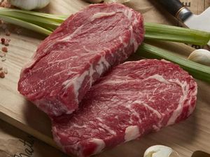 Pedagang Daging Mogok Jualan, Pasokan Daging Premium Masih Aman Pedagang Daging Mogok Jualan, Pasokan Daging Premium Masih Aman