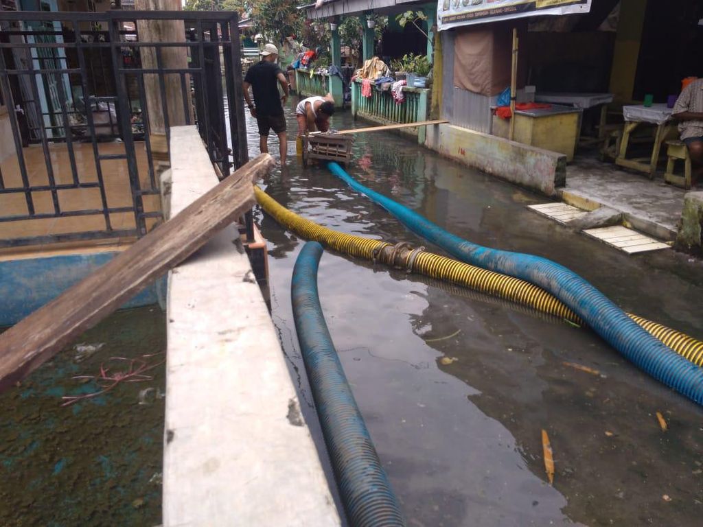 Jeritan Hati Warga Medan, Rumah Kena Banjir Sebulan-Tak Bisa Jualan