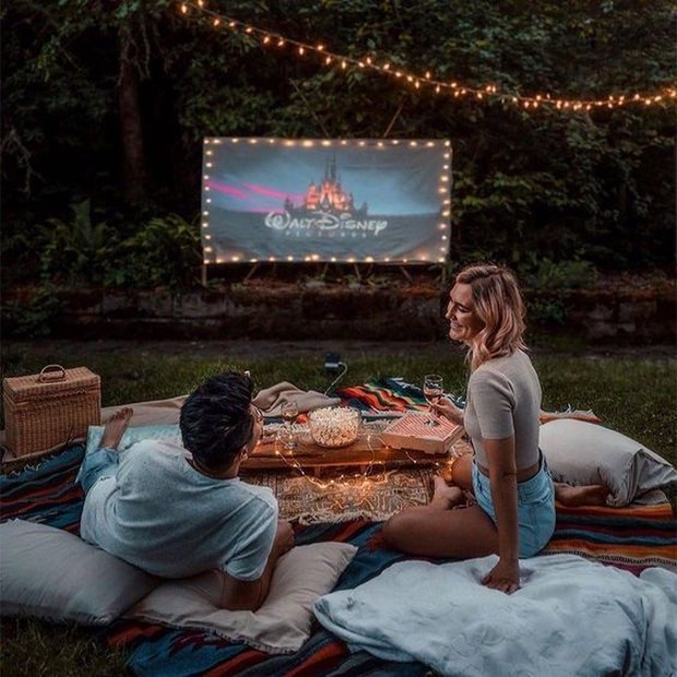 Termasuk kencan dengan persiapan mudah dan anggaran terbatas.