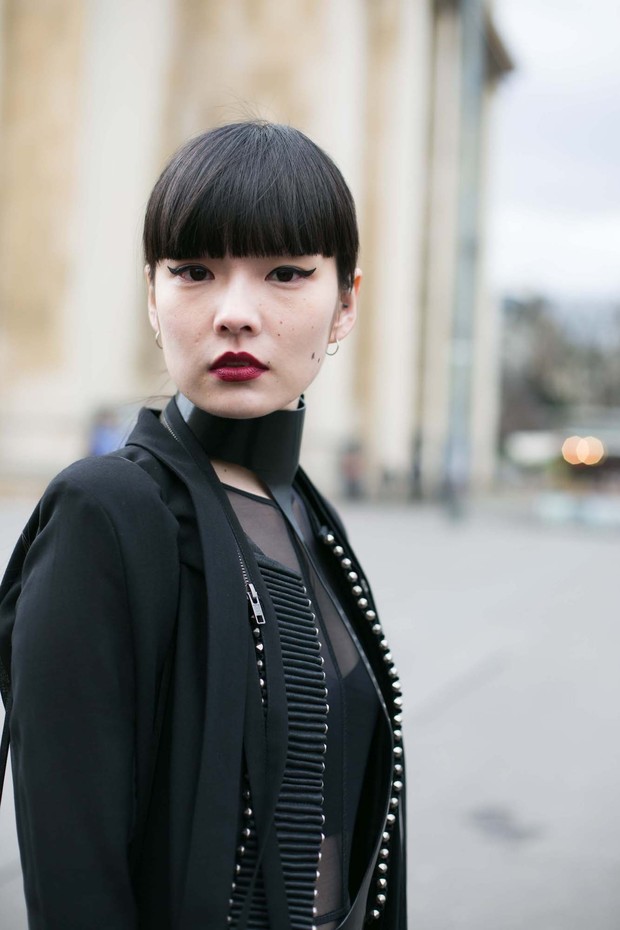 Poni Rata/allthingshair.com Gaya Poni untuk Tampil Weekend Ini/allthingshair.com