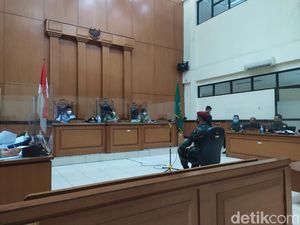 Saksi: Prada Ilham Pingsan di Lampu Merah Arundina Usai Kecelakaan Tunggal Saksi: Prada Ilham Pingsan di Lampu Merah Arundina Usai Kecelakaan Tunggal