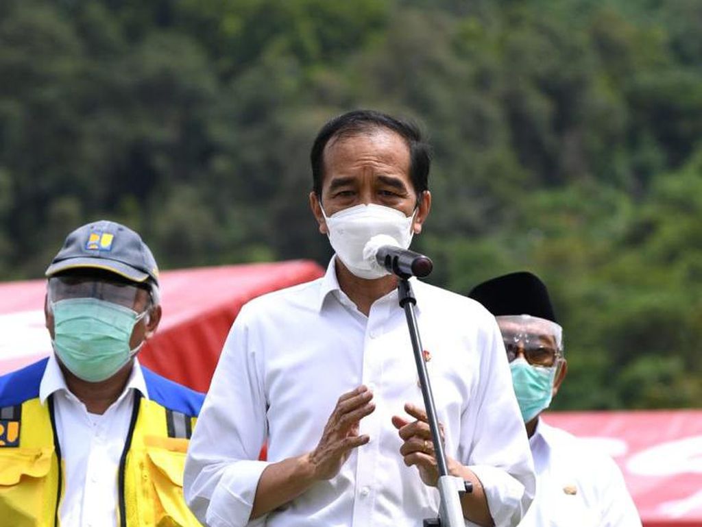 Jokowi Perintahkan Ambil Langkah Tanggap Darurat di Jawa Timur Jokowi Perintahkan Ambil Langkah Tanggap Darurat di Jawa Timur