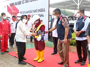 Mensos Risma Beri Pekerjaan 15 Orang PPKS di PT Waskita Karya