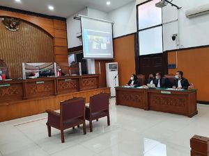 5 Dakwaan Jumhur Hidayat Sebar Kebohongan Picu Demo Berujung Kerusuhan 5 Dakwaan Jumhur Hidayat Sebar Kebohongan Picu Demo Berujung Kerusuhan