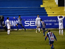 Real Madrid Tersungkur Saat Ronaldo Angkat Trofi dan Bikin Rekor