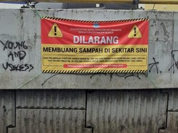 Amankan Flyover Ciputat dari Penyampah, DLH Tangsel-Warga Akan Berjaga