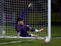 Kiper Tim Divisi Empat Inggris Ini Bikin Gol Terjauh di Dunia