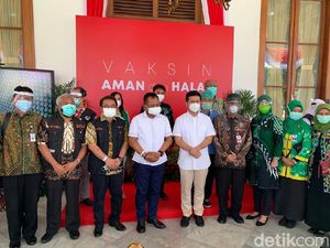 Khofifah Target Vaksinasi Rampung 1 Tahun, 1.406 Faskes Siap Layani