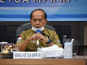 Waket MPR Ajak Kibarkan Bendera Setengah Tiang untuk Prajurit Bangsa Waket MPR Ajak Kibarkan Bendera Setengah Tiang untuk Prajurit Bangsa