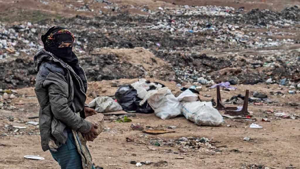 Warga Suriah Berjuang di Tumpukan Sampah
