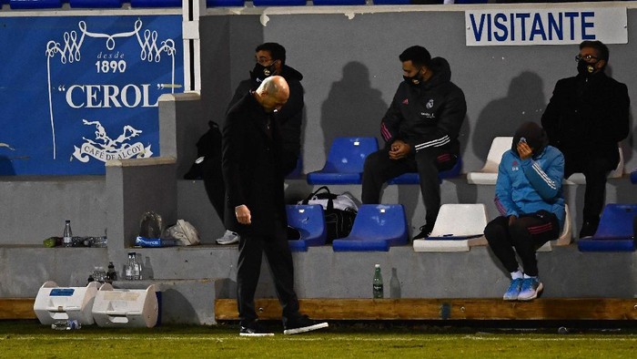 Real Madrids head coach Zinedine Zidane reacts during a Spanish Copa del Rey round of 32 soccer match between Alcoyano and Real Madrid at the El Collao stadium in Alcoy, Spain, Wednesday Jan. 20, 2021. (AP Photo/Jose Breton)