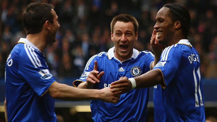 LONDON, ENGLAND - APRIL 11:  Frank Lampard, John Terry and Didier Drogba of Chelsea celebrate their teams second goal scored by Drogba during the Barclays Premier League match between Chelsea and Bolton Wanderers at Stamford Bridge on April 11, 2009 in London, England.  (Photo by Ian Walton/Getty Images)