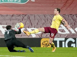 Soal Penalti Burnley, Klopp: Alisson Bilang Tak Sentuh Lawan Soal Penalti Burnley, Klopp: Alisson Bilang Tak Sentuh Lawan
