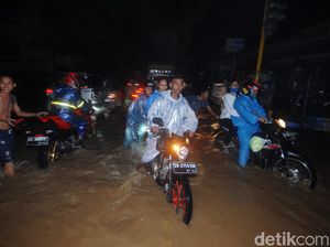 Penampakan Banjir yang Terjang Manado
