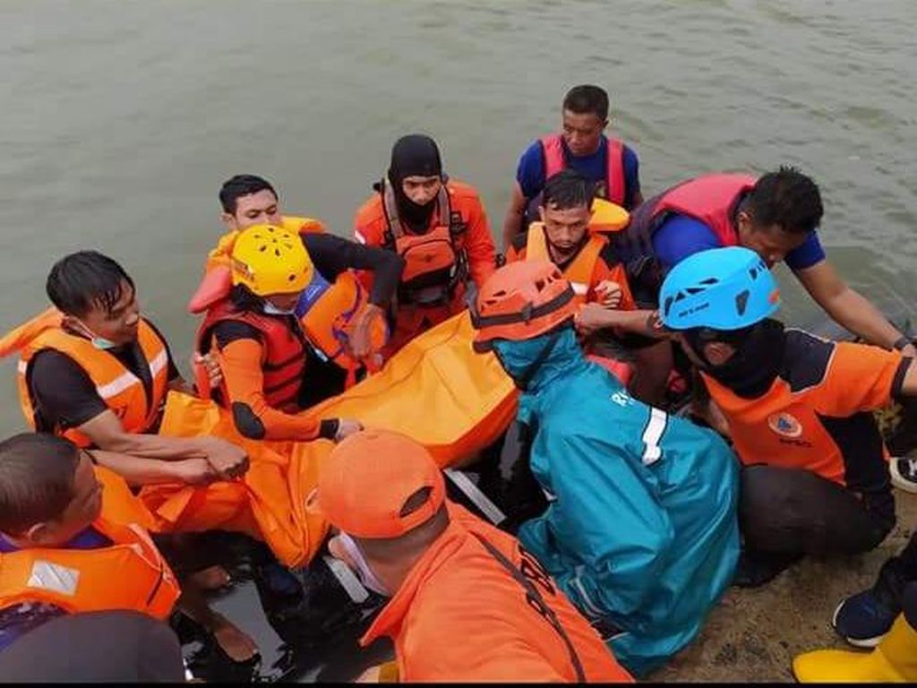 Hilang 3 Hari Usai Terseret Ombak Pantai, Bocah di Parepare Ditemukan Tewas Hilang 3 Hari Usai Terseret Ombak Pantai, Bocah di Parepare Ditemukan Tewas