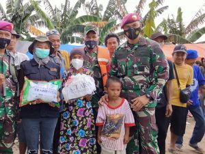 CT Arsa Foundation Distribusikan Bantuan Logistik ke Korban Banjir Kalsel CT Arsa Foundation Distribusikan Bantuan Logistik ke Korban Banjir Kalsel