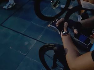 Couple Riding Saat Sunrise Makin Epik dengan Galaxy S21 Ultra 5G Couple Riding Saat Sunrise Makin Epik dengan Galaxy S21 Ultra 5G