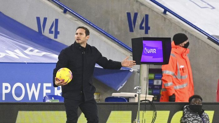 Frank Lampard Chelseas head coach Frank Lampard waits for the VAR system to be reviewed by the referee during the English Premier League soccer match between Leicester City and Chelsea at the King Power Stadium in Leicester, England, Tuesday, Jan. 19, 2021 (Michael Regan/Pool via AP)