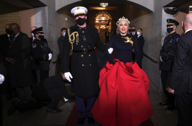 Gaya Lady Gaga di Pelantikan Joe Biden/Getty Images: Win McNamee