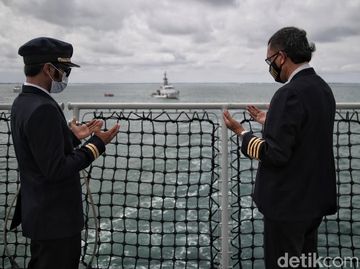 Potret Haru Momen Tabur Bunga Sriwijaya Air
