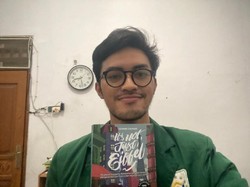 Mahasiswa FK Unusa Tuangkan Pengalamannya di Paris Lewat Its Not Just Eiffel