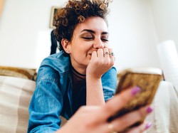 Studi Ungkap Kencan Online Bikin Wanita Tergoda Operasi Plastik, Ini Alasannya