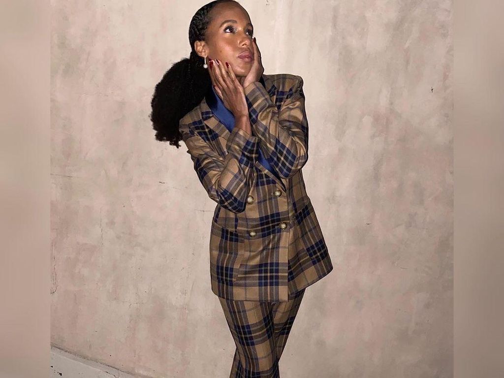 Pelantikan Presiden AS, Kuteks Kerry Washington Ada Tulisan Biden & Harris Pelantikan Presiden AS, Kuteks Kerry Washington Ada Tulisan Biden & Harris