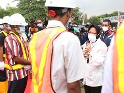 Risma Kirim Eks Pemulung cs Kerja di BUMN