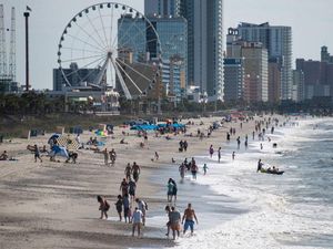 Berhubungan Badan di Bianglala, Dua Sejoli Ini Diciduk Polisi