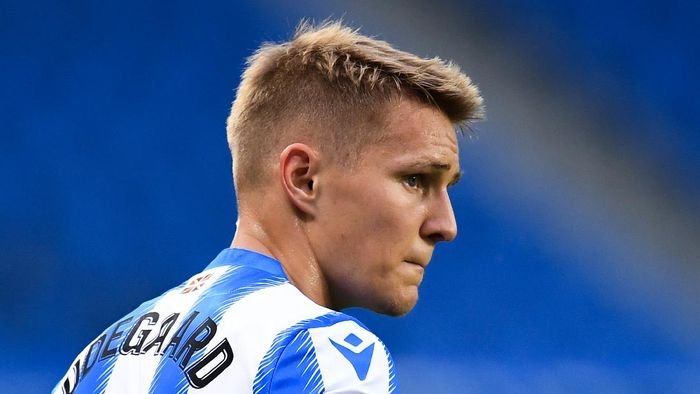 Odegaard SAN SEBASTIAN, SPAIN - JULY 02: Martin Odegaard of Real Sociedad looks on during the Liga match between Real Sociedad and RCD Espanyol at Reale Arena on July 02, 2020 in San Sebastian, Spain. (Photo by David Ramos/Getty Images)