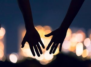 Hasrat Bercinta Mendadak Muncul Saat Puasa? Ini Saran Zoya Hasrat Bercinta Mendadak Muncul Saat Puasa? Ini Saran Zoya