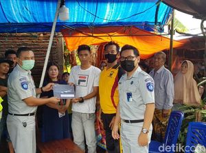 Jasa Raharja Serahkan Santunan Korban Sriwijaya Air ke Keluarga di Pinrang Jasa Raharja Serahkan Santunan Korban Sriwijaya Air ke Keluarga di Pinrang